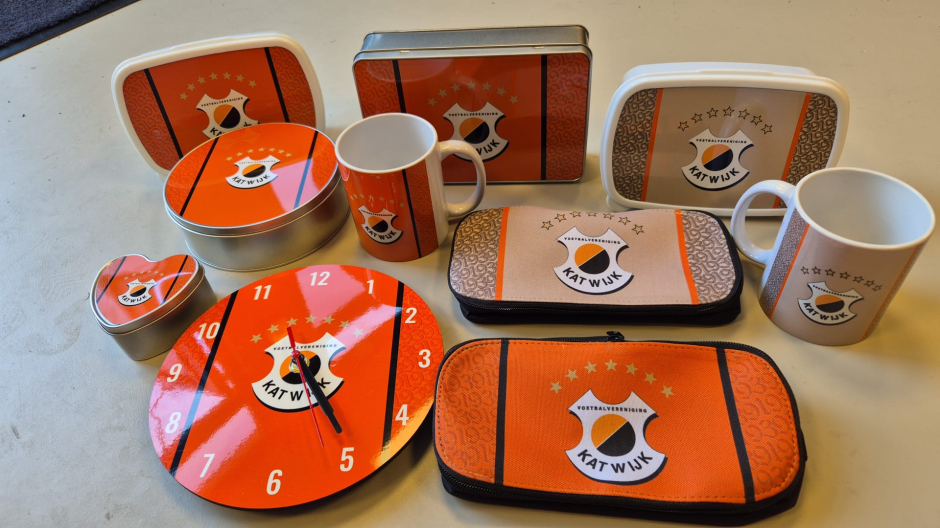 merchandising1_2.jpg
