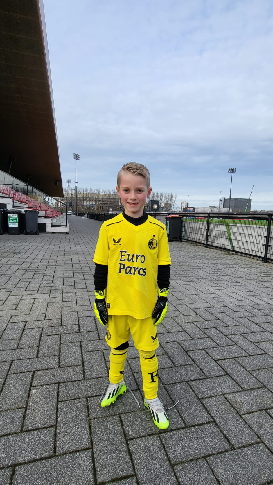 Keeperstalent Sem van Duijn (JO71) op stage bij Feyenoord · VV Katwijk