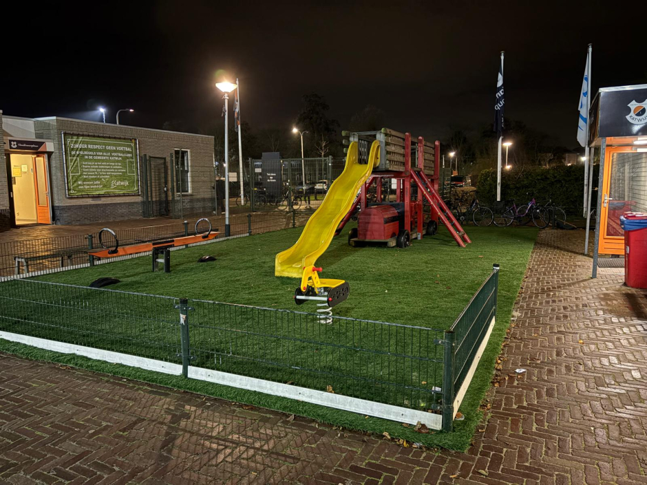 Speeltuintje op De Krom opgeknapt