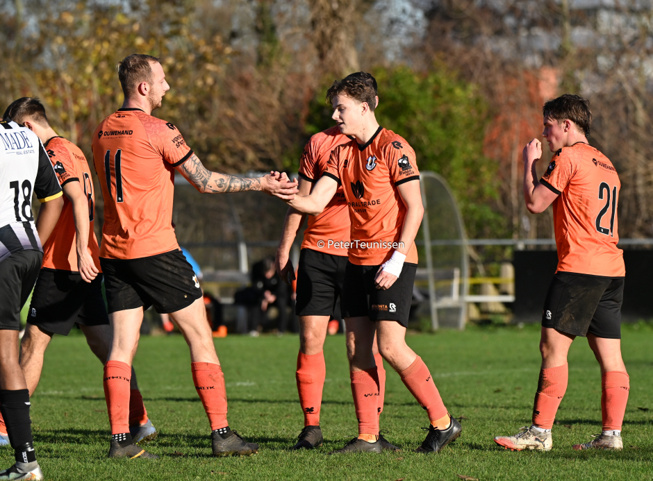 KW2's laatste dans: oranje overheerst