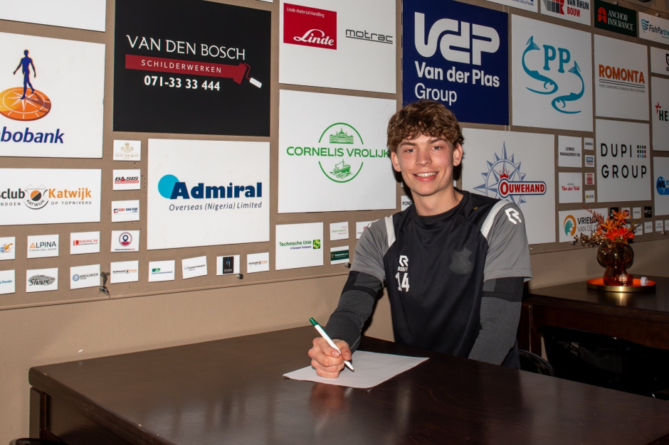 Talentvolle Dan Schallenberg promoveert naar eerste selectie