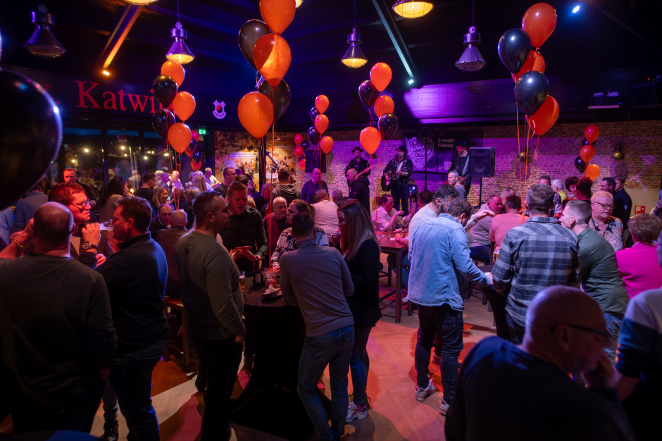 Gezellige vrijdagmiddagborrel voor vrijwilligers